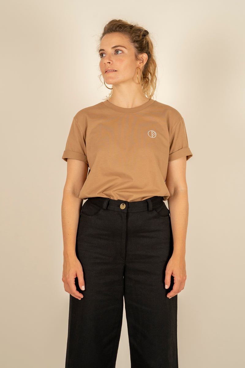 onfootprint Camel T-shirt
